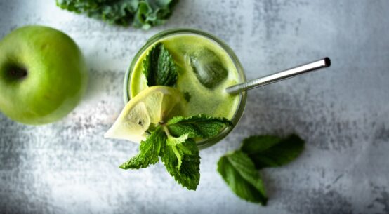 Green Apple Juice with Green Mint Recipe