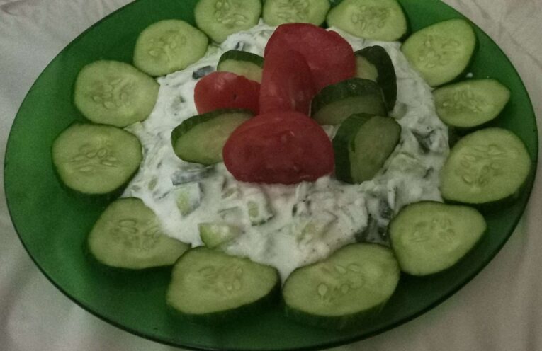 Arabic Creamy Cucumber Salad with Yogurt Recipe