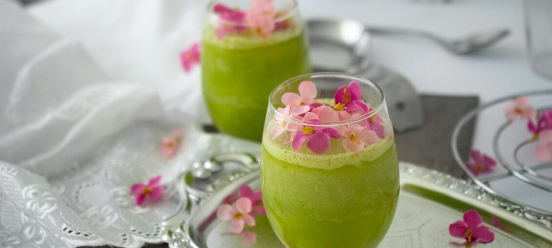 Green Tea Smoothie Recipe with Coconut Milk & Spinach