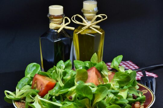 27 Lettuce Oil Benefits for the hair & body